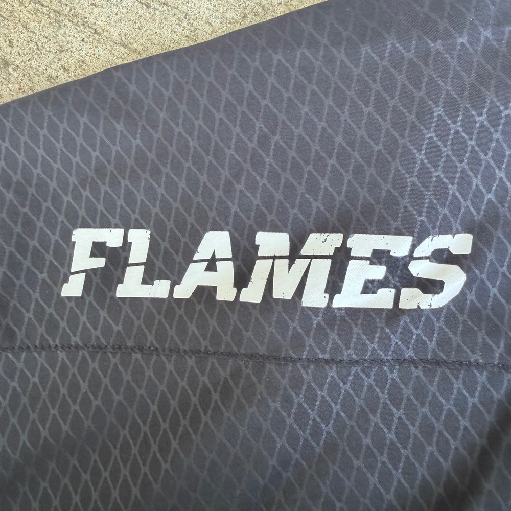 Reebok Calgary Flames NHL Center Ice KineticFit Jacket Mens Small Black Red - Picture 8 of 8
